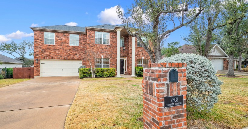Thoughtfully renovated home on spacious lot in Mt. Bonnel